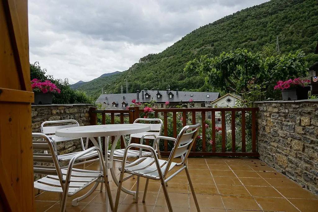 Apartaments El Ribal Valencia D'Aneu 0*,  Spain
