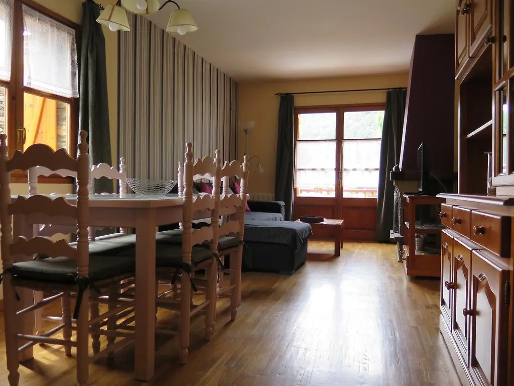 Apartaments El Ribal Valencia D'Aneu
